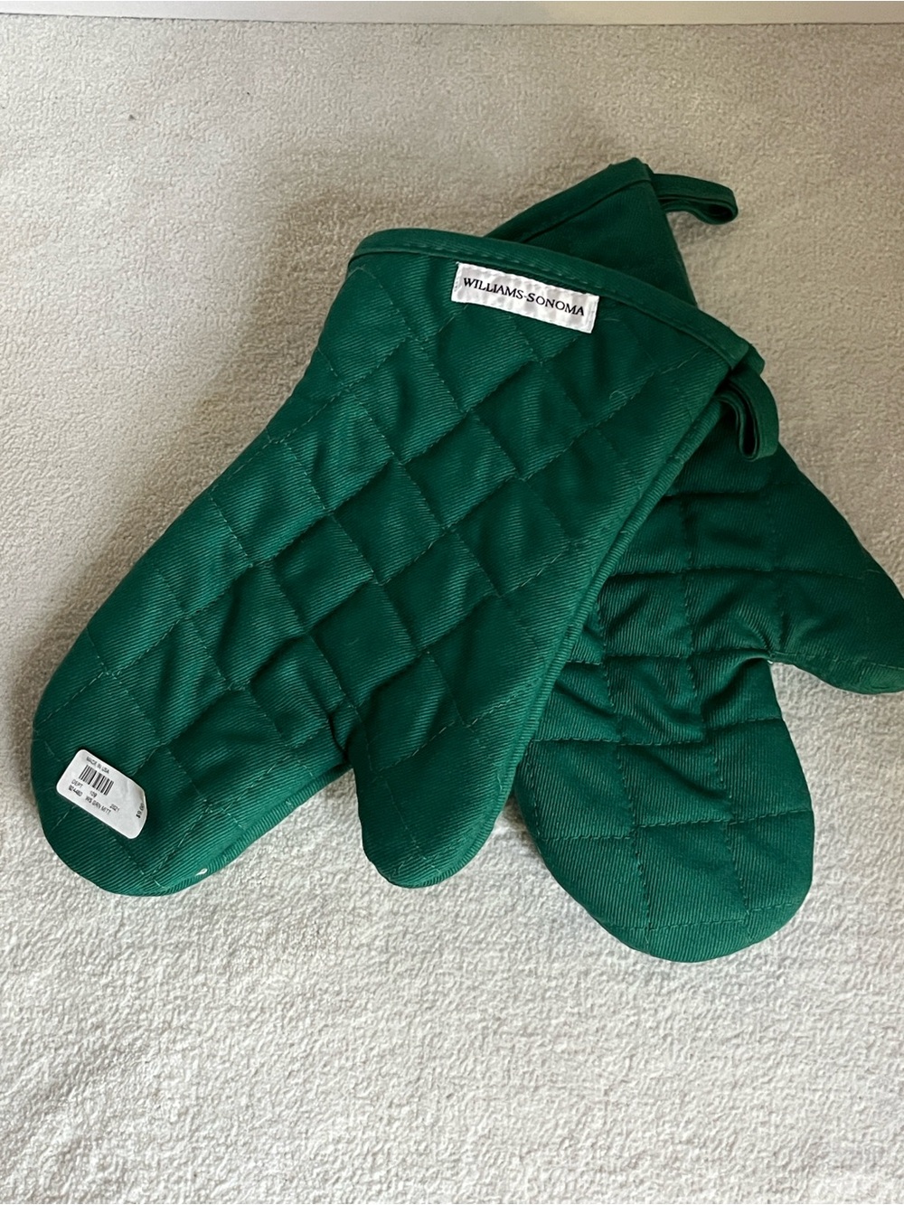 Williams Sonoma Green Quilted Oven Mitts